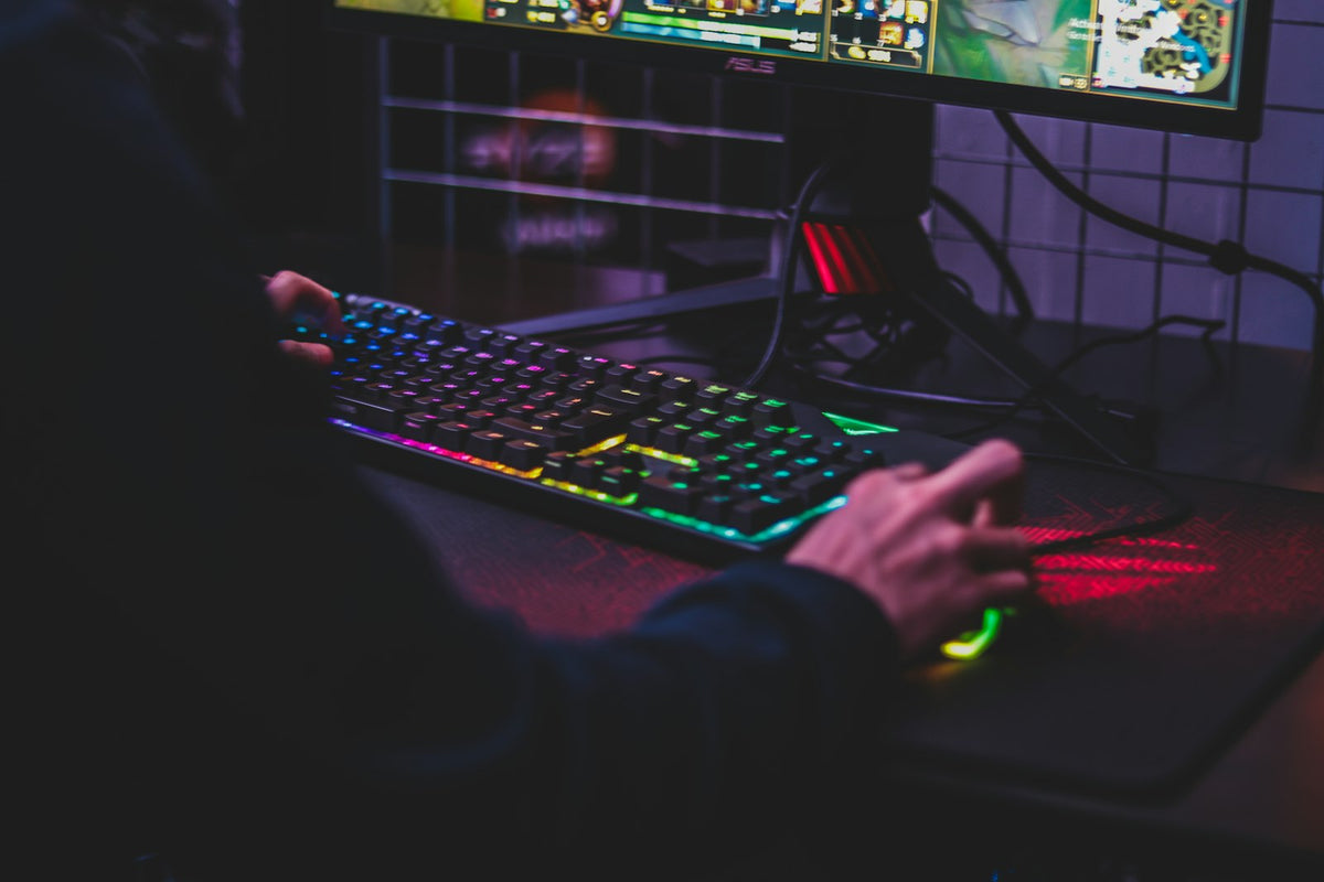 Gamer using the Vortex Pro keyboard
